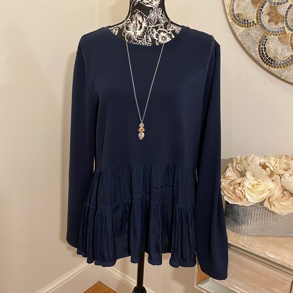 NWOT Simply Vera Wang Top - Picture 1 of 7